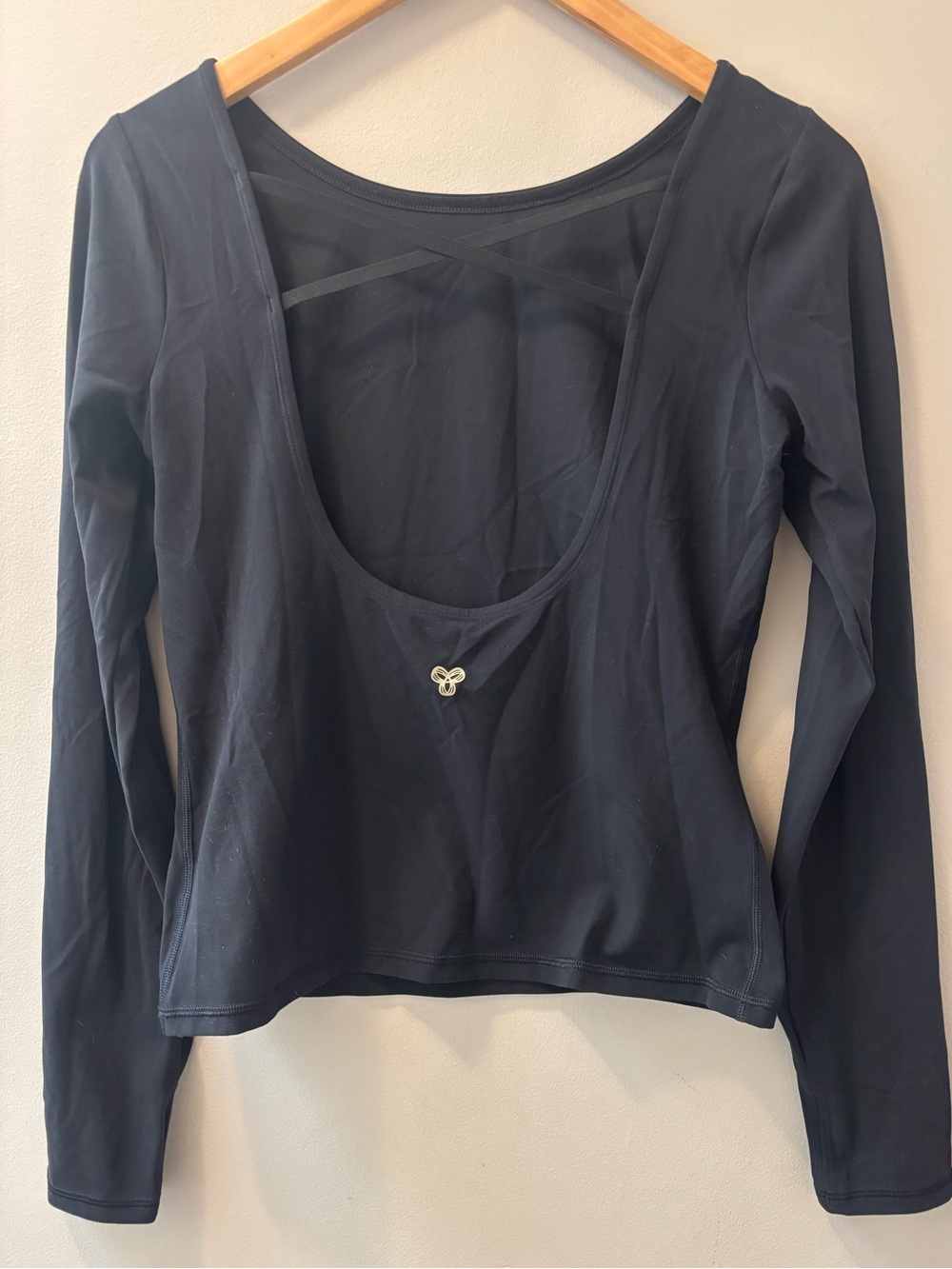 Golden by Aritzia butter axel long sleeve - Picture 6 of 10
